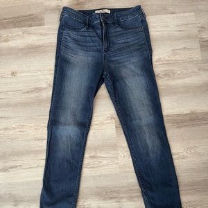 Hollister Super Skinny Jeans